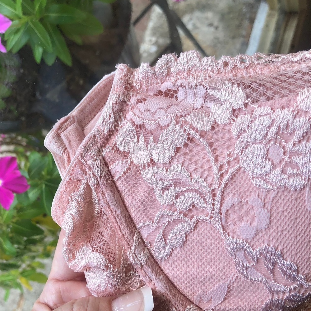 Victoria's Secret SEXY Lined Bra W/ Lace Size 38D